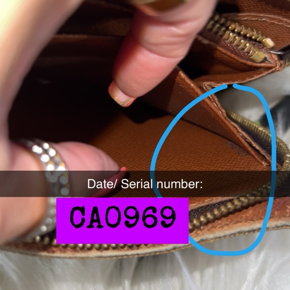 Louis Vuitton Zippy Wallet. Serial code: CA0969 - Picture 9 of 9